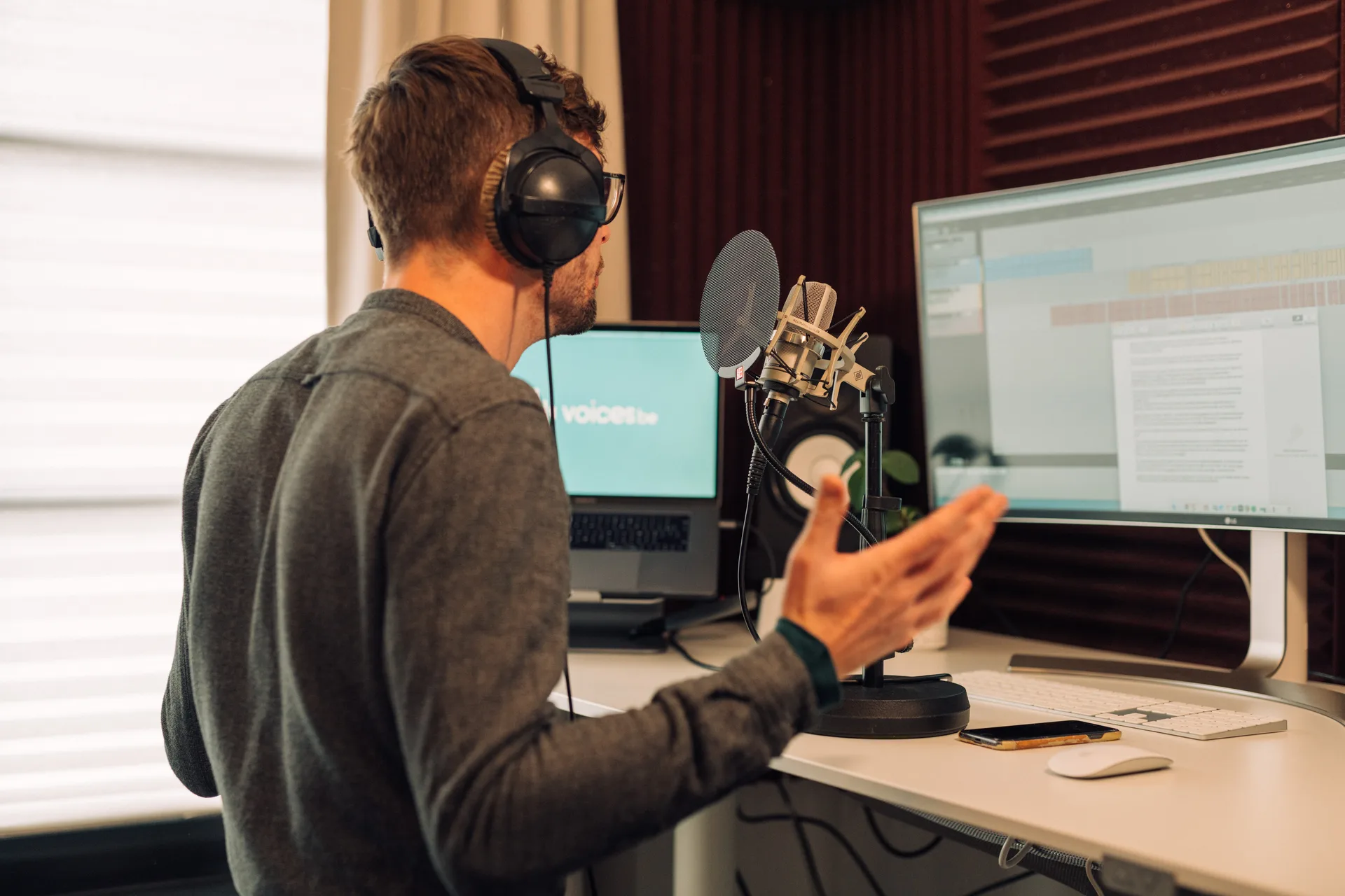 Homestudio van een voice-over — opnemen en editen, foto: Illias Teirlinck